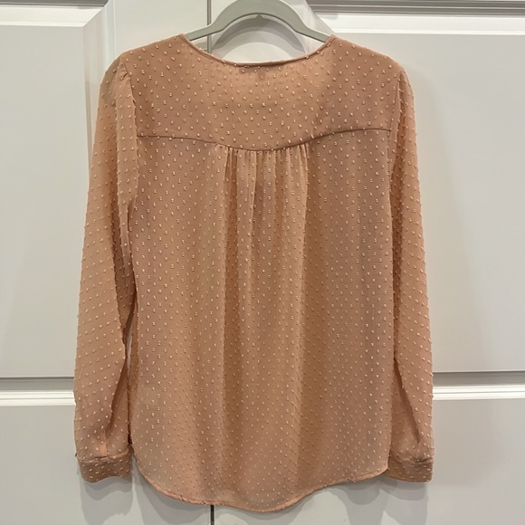Pale peach flowy blouse - Picture 2 of 2